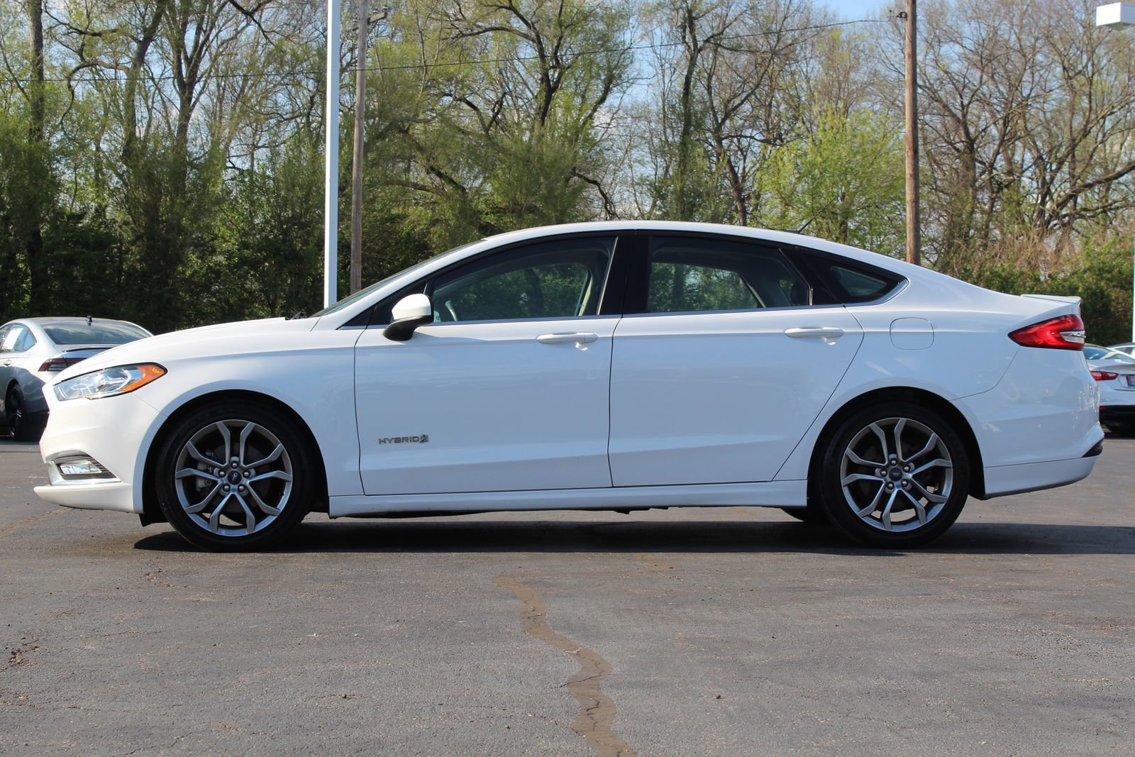Used 2017 Ford Fusion SE w/ Equipment Group 601A image 3