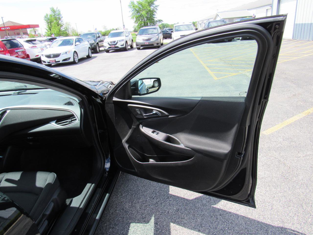 Used 2022 Chevrolet Malibu LT FWD image 22
