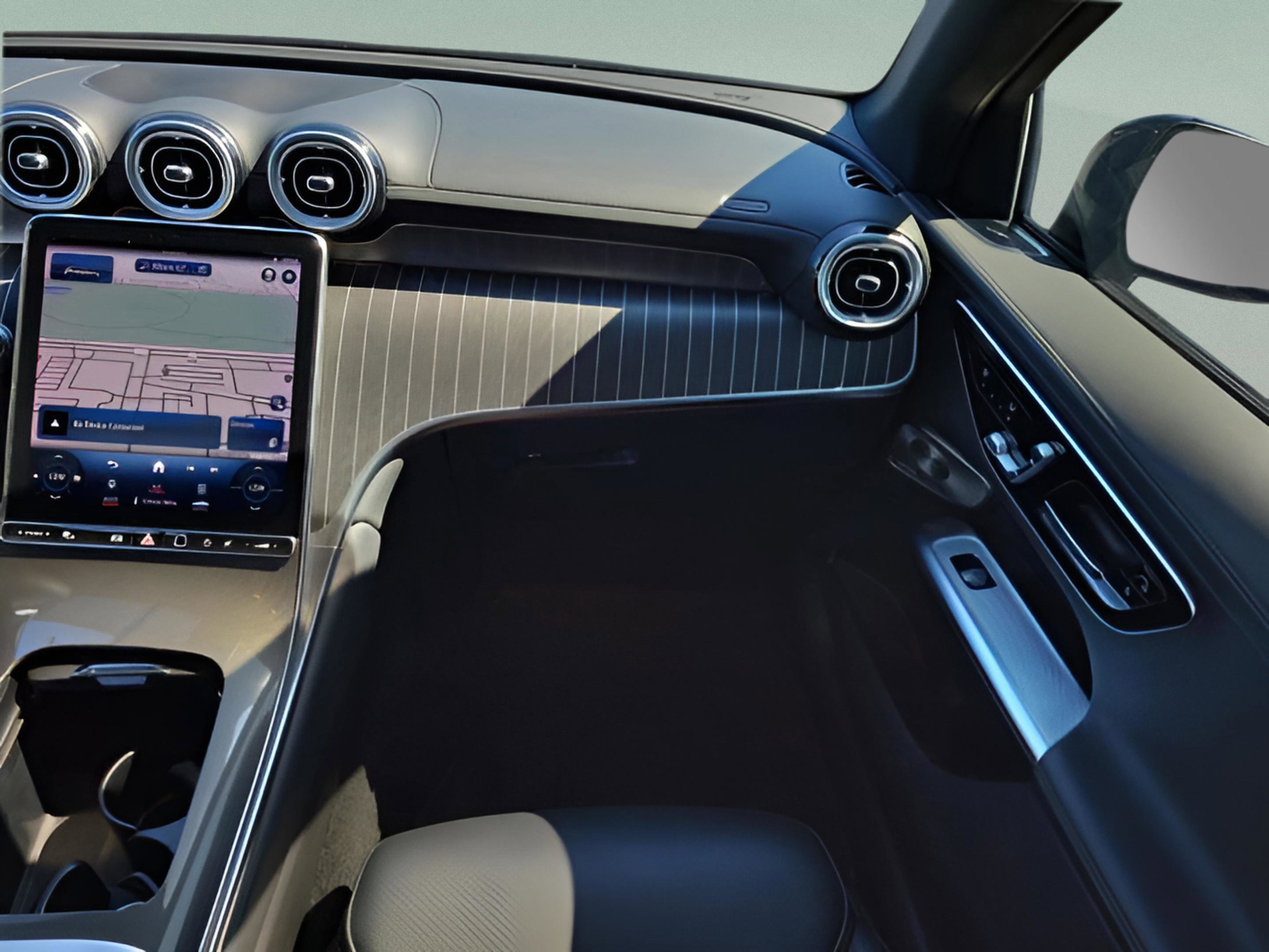 Used 2023 Mercedes-Benz GLC 300 image 15