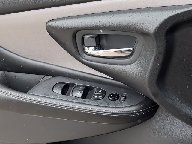 Used 2024 Nissan Murano SV w/ SV Midnight Edition Package FWD image 24