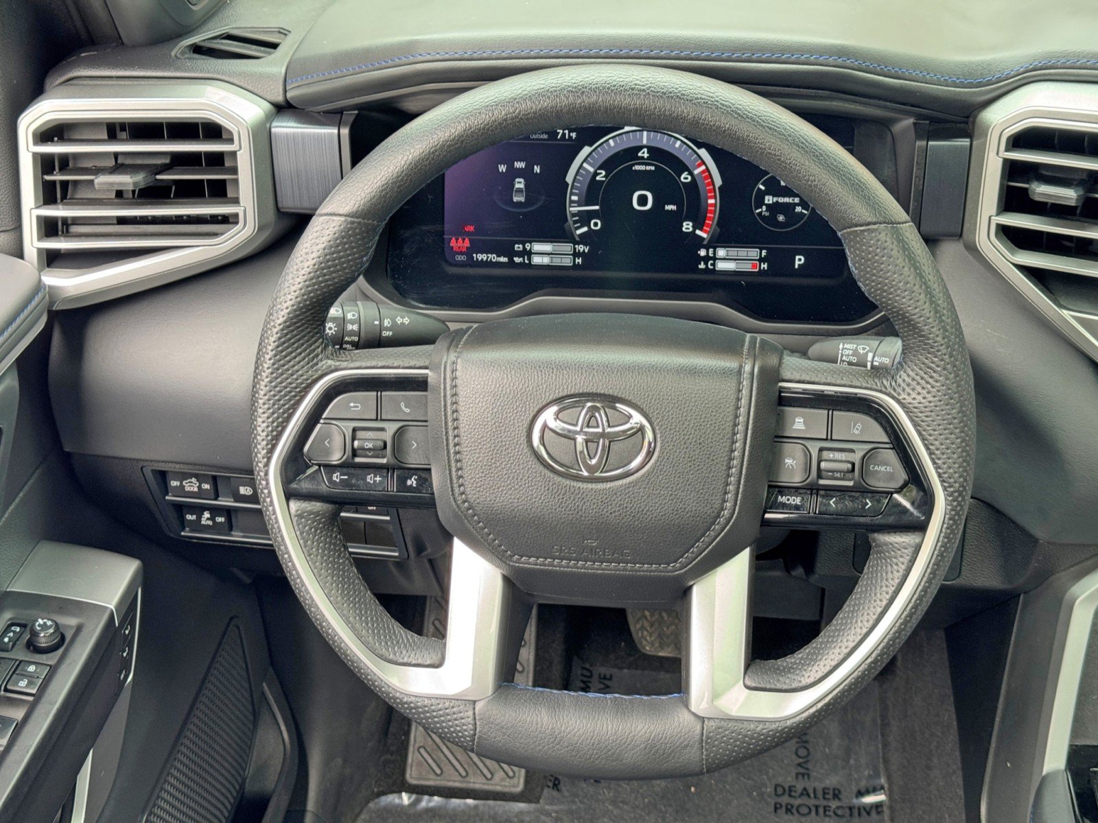 Used 2024 Toyota Tundra Platinum AWD/4WD image 22