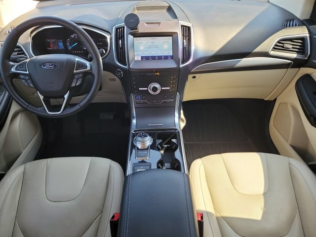 Used 2020 Ford Edge Titanium w/ Equipment Group 301A FWD image 10