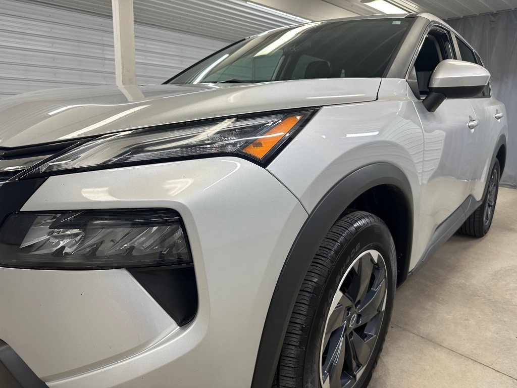 Used 2024 Nissan Rogue SV AWD/4WD image 33