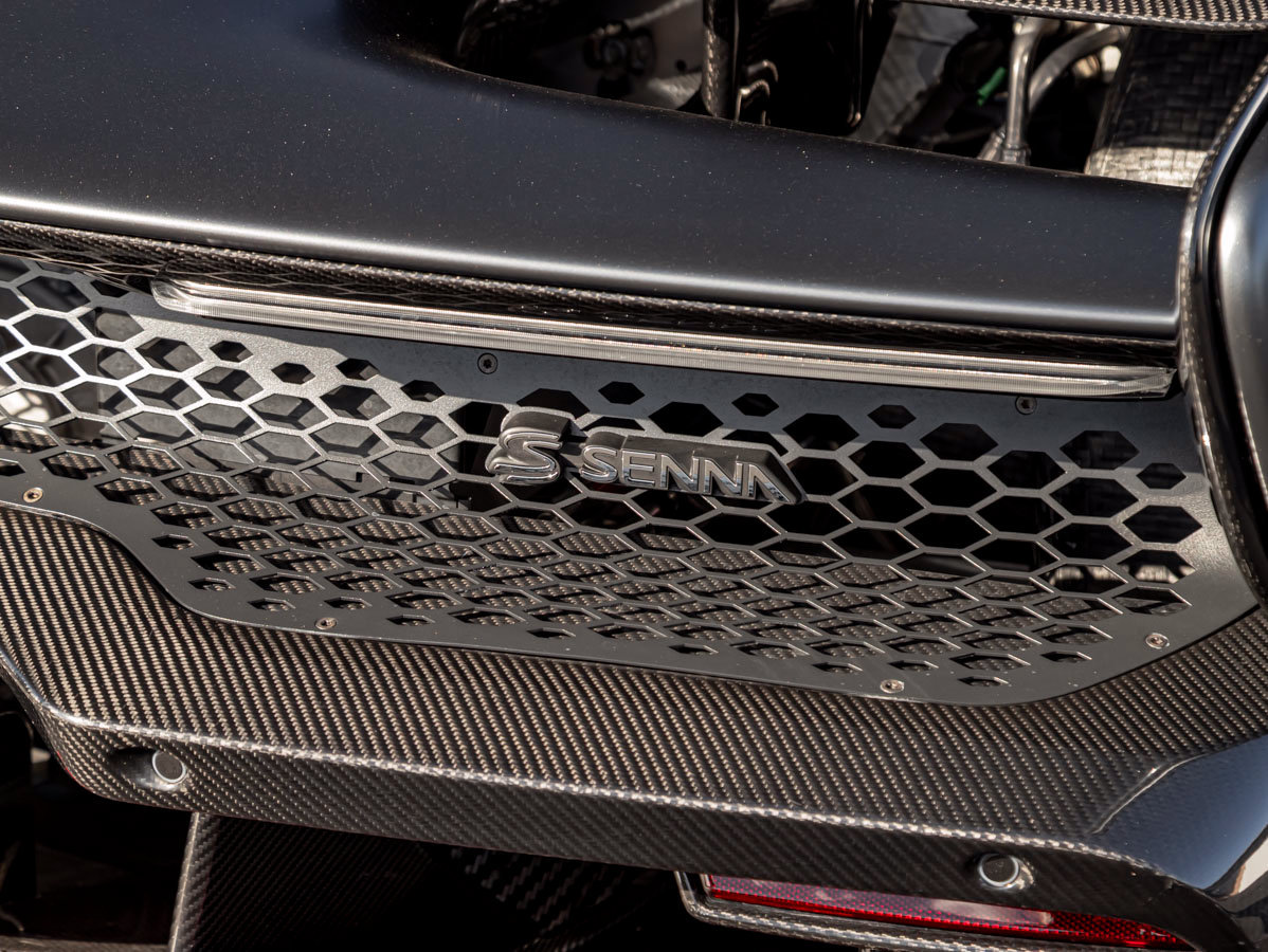Used 2019 McLaren Senna RWD image 14