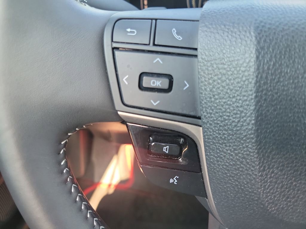 Used 2025 Toyota Camry SE w/ Convenience Package FWD image 20