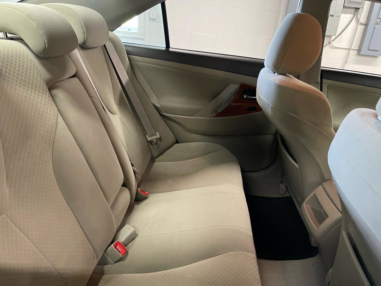 Used 2009 Toyota Camry LE FWD image 19