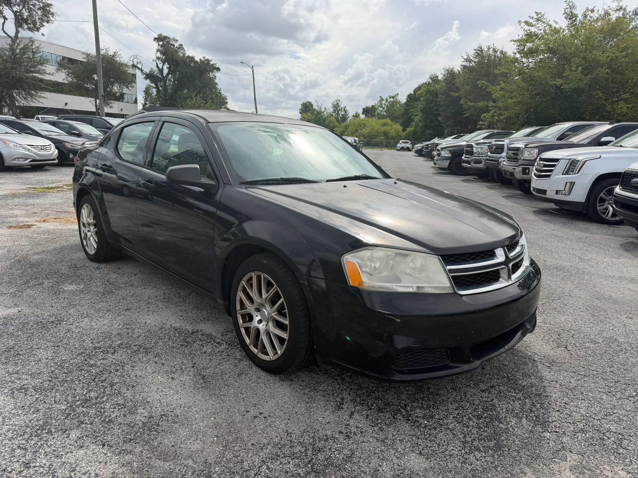 Used 2014 Dodge Avenger SE FWD image 4