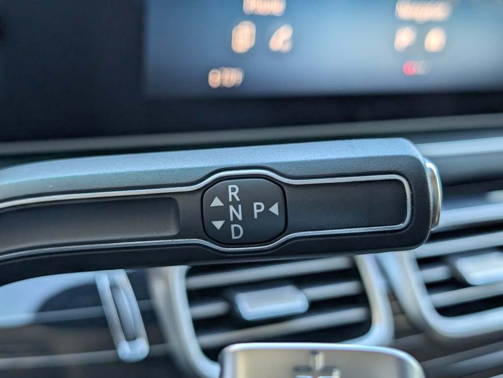 Used 2025 Mercedes-Benz GLS 450 4MATIC image 24