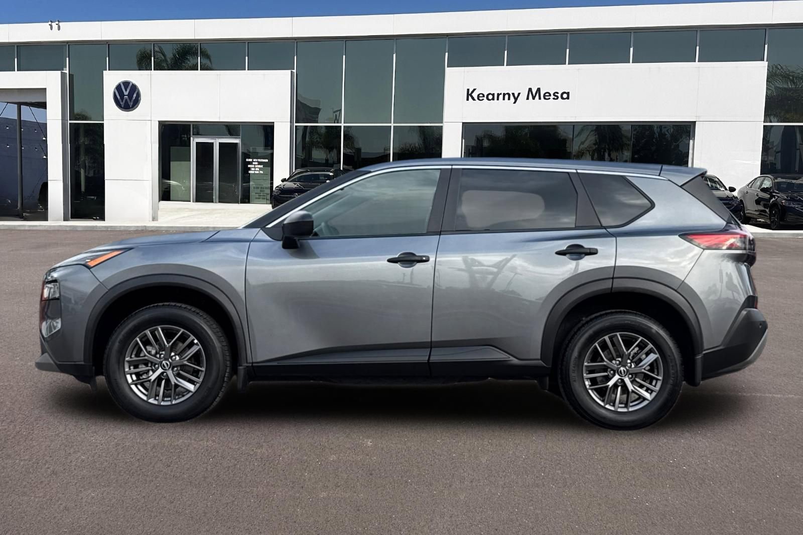 Used 2023 Nissan Rogue S image 7