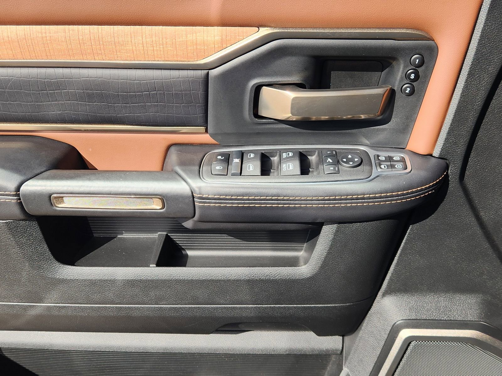 Used 2024 RAM 3500 Limited image 27