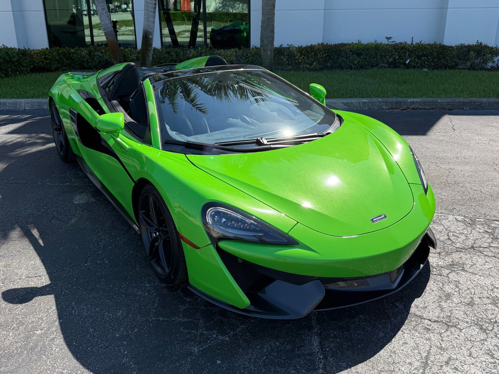 Used 2018 McLaren 570S Spider image 3