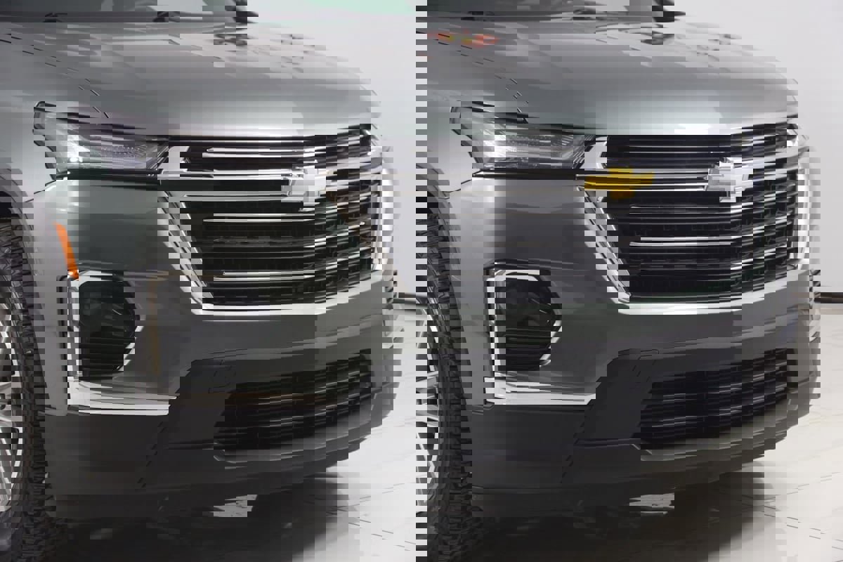 Used 2023 Chevrolet Traverse LT image 37