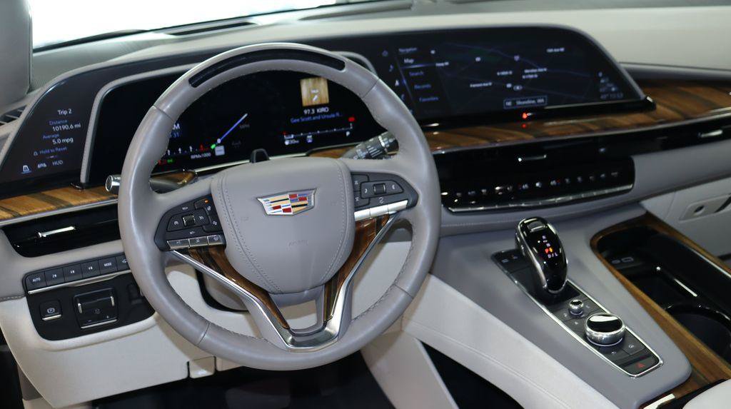 Used 2024 Cadillac Escalade Sport Platinum w/ Heavy-Duty Trailer Package AWD/4WD image 21