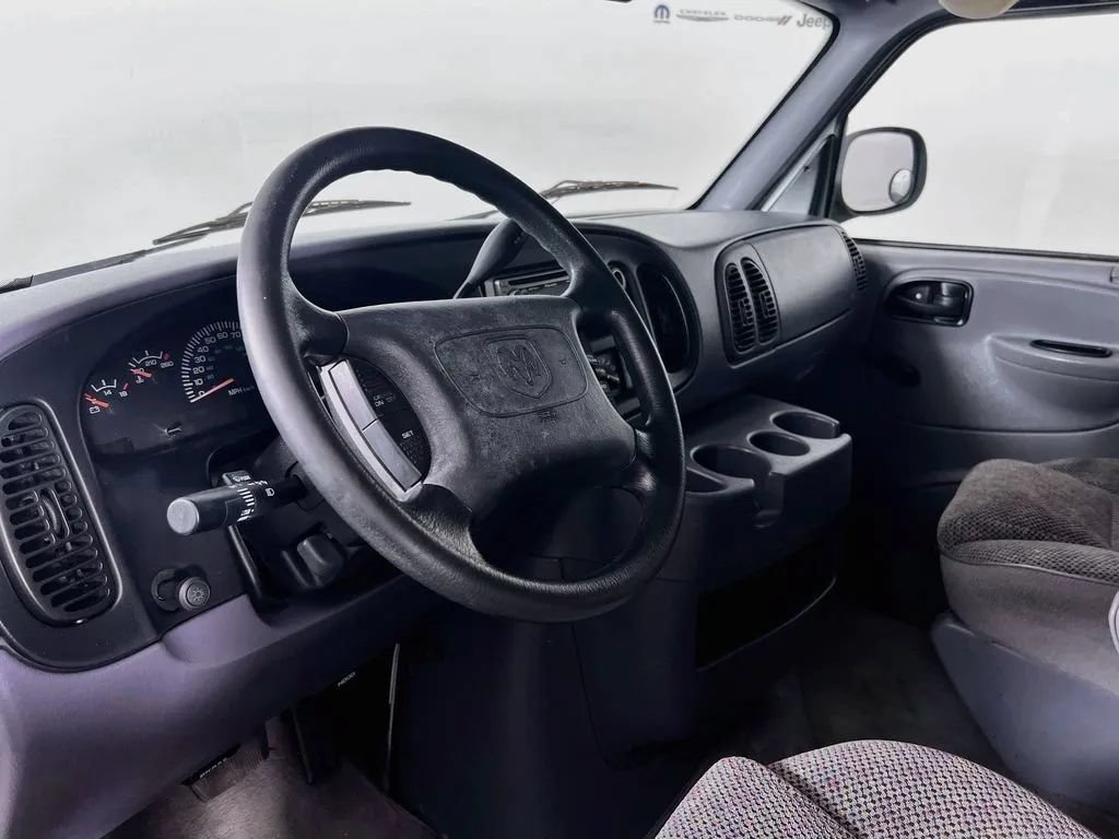 Used 2000 Dodge B3500 RWD image 10
