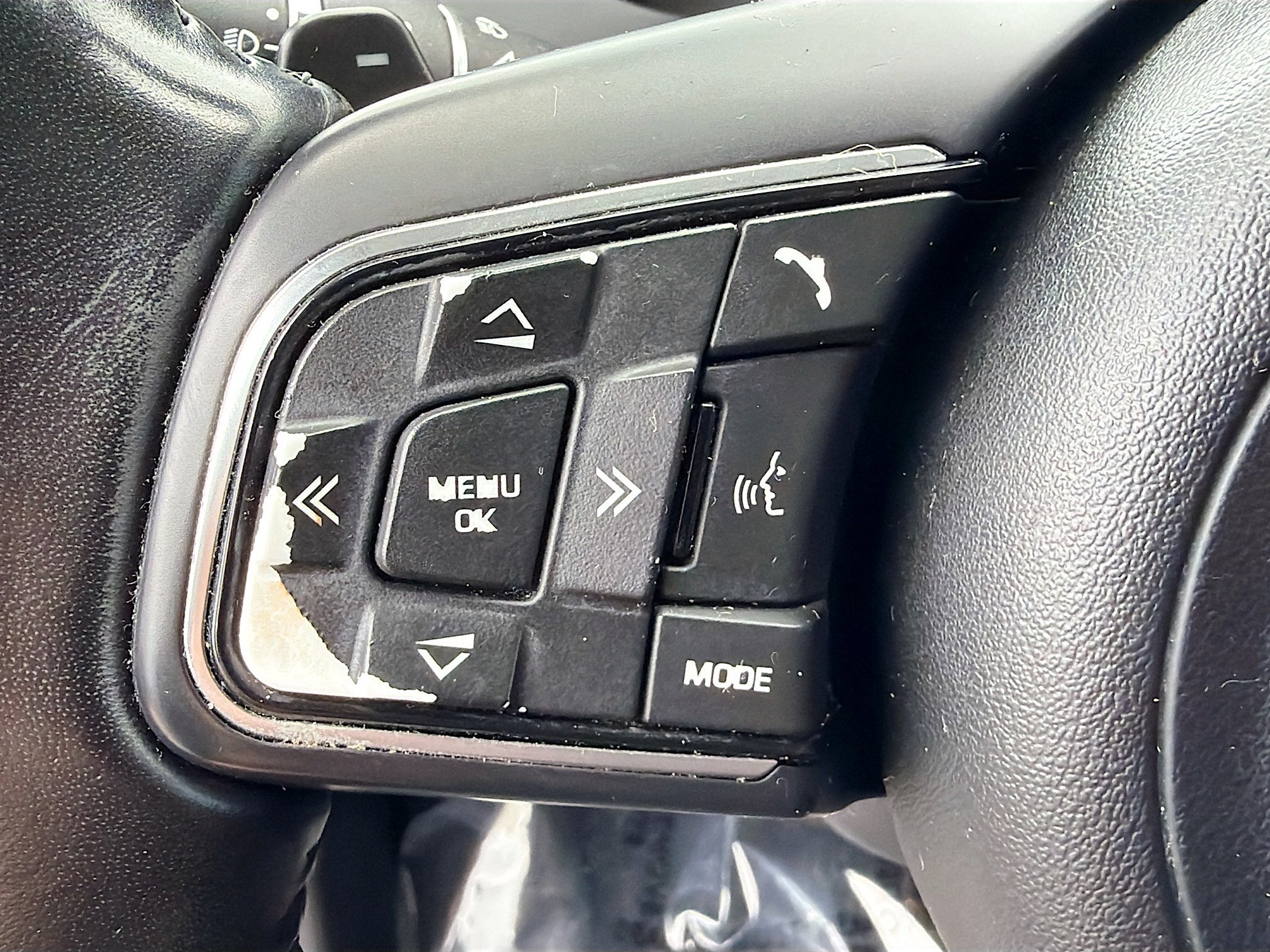 Used 2020 Jaguar F-PACE AWD/4WD image 34