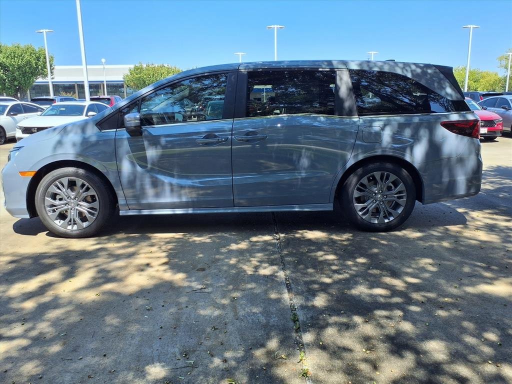 New 2026 Honda Odyssey Touring image 11