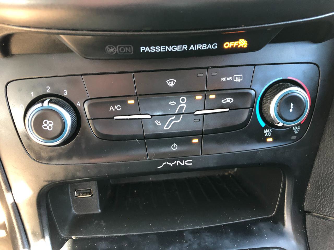 Used 2016 Ford Focus SE FWD image 19