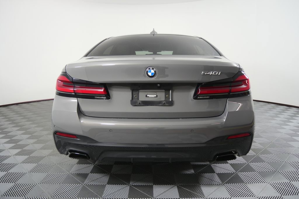 Used 2022 BMW 540i w/ M Sport Package image 4