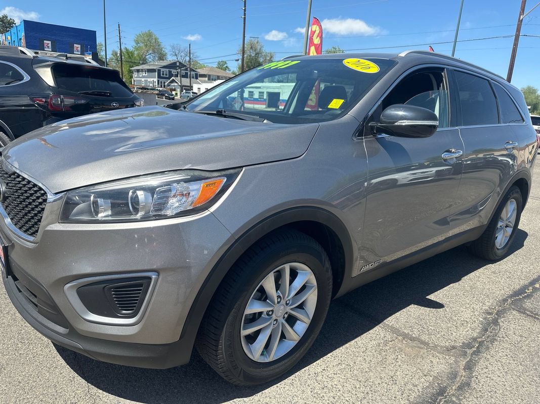 Used 2016 Kia Sorento LX AWD/4WD image 2
