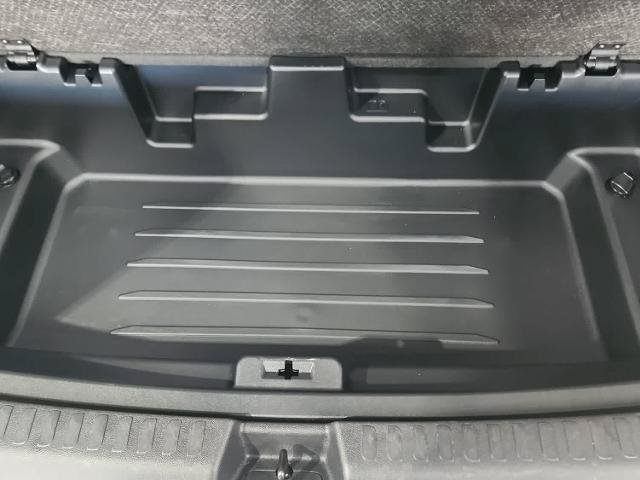 Used 2025 Chevrolet Traverse LT FWD image 35