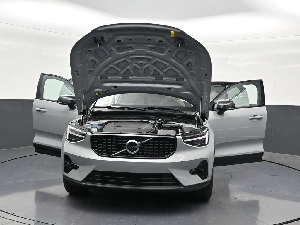 New 2026 Volvo XC40 B5 Plus w/ Protection Package Premier AWD/4WD image 34