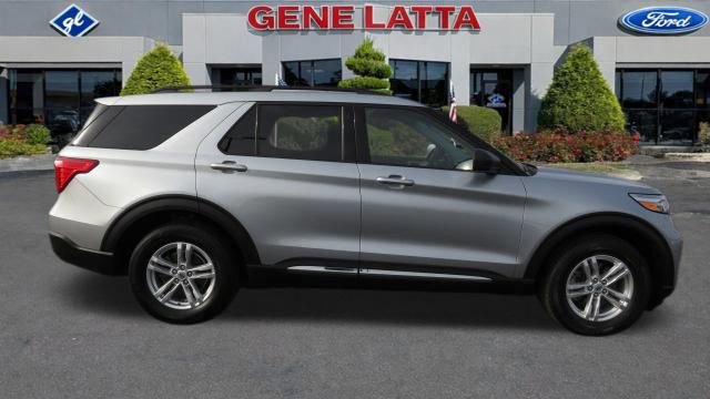 Certified 2022 Ford Explorer XLT w/ Equipment Group 202A image 9