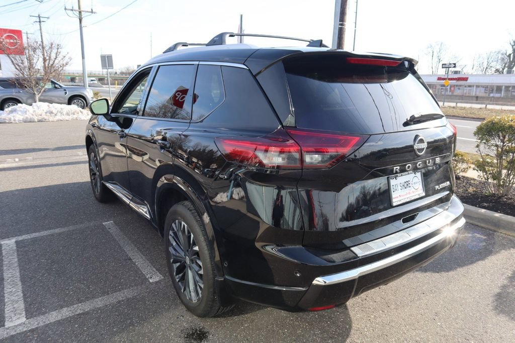 Certified 2025 Nissan Rogue Platinum FWD image 8