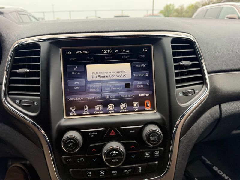 Used 2017 Jeep Grand Cherokee Laredo AWD/4WD image 13