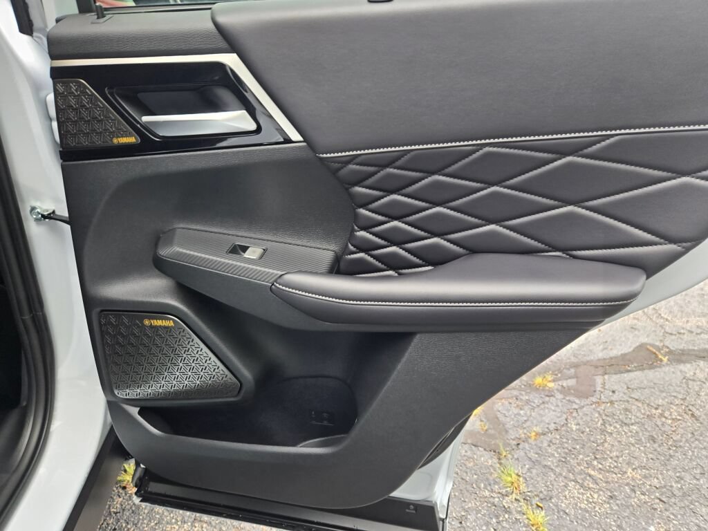 New 2026 Mitsubishi Outlander SEL Black Edition AWD/4WD image 10