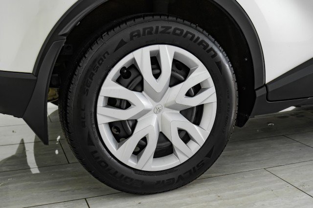 Used 2019 Toyota C-HR LE image 50