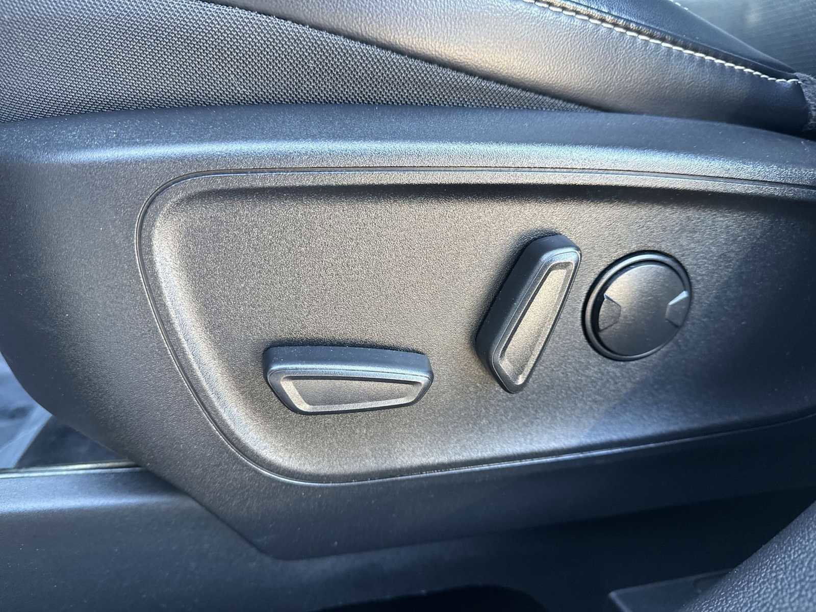 Used 2023 Ford Escape Platinum image 17