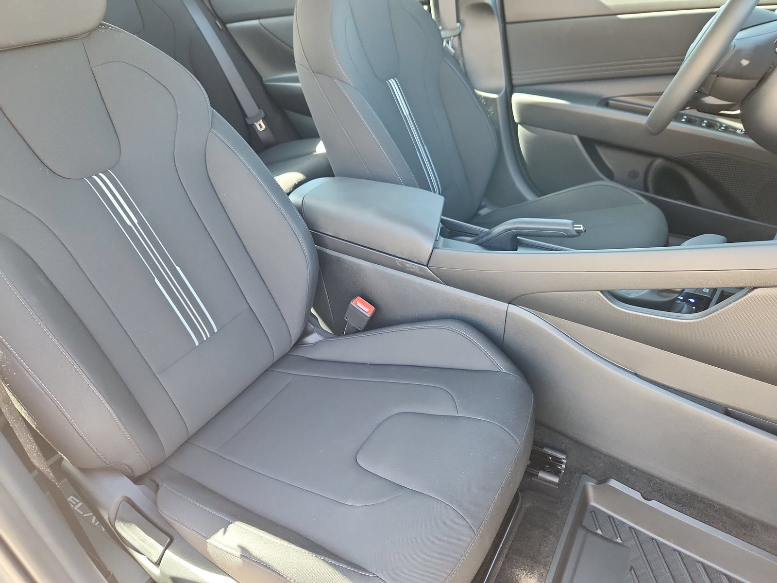 Used 2026 Hyundai Elantra Sport FWD image 14