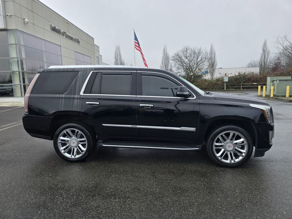 Used 2019 Cadillac Escalade Luxury image 8