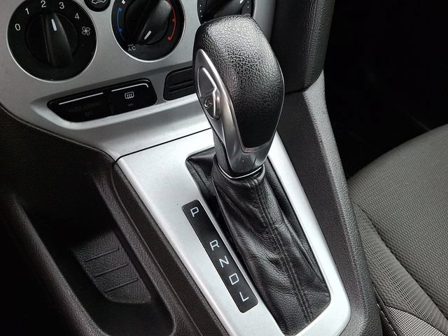 Used 2012 Ford Focus SE w/ SE Winter Pkg FWD image 15