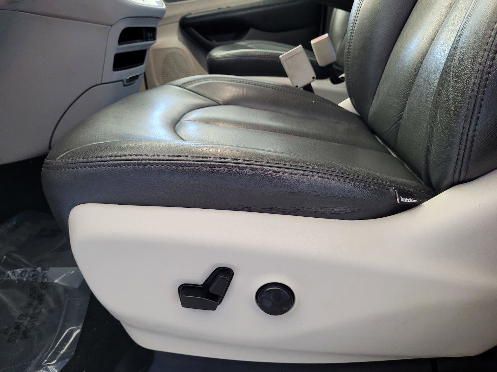 Used 2018 Chrysler Pacifica Touring Plus image 23