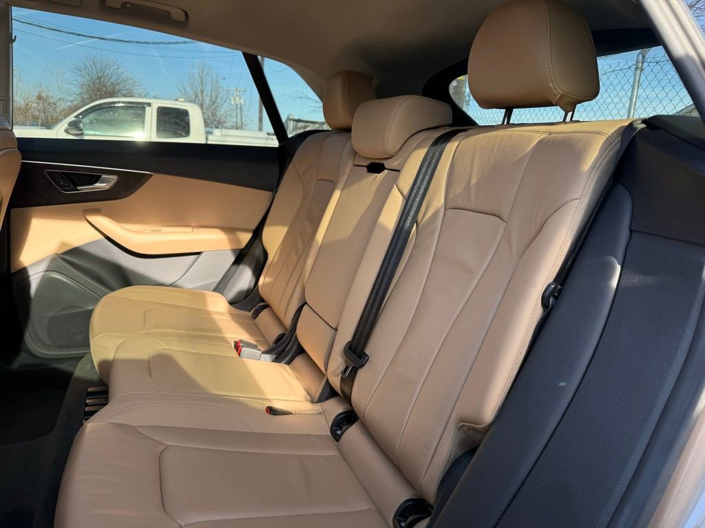 Used 2019 Audi Q8 Premium w/ Convenience Package image 16