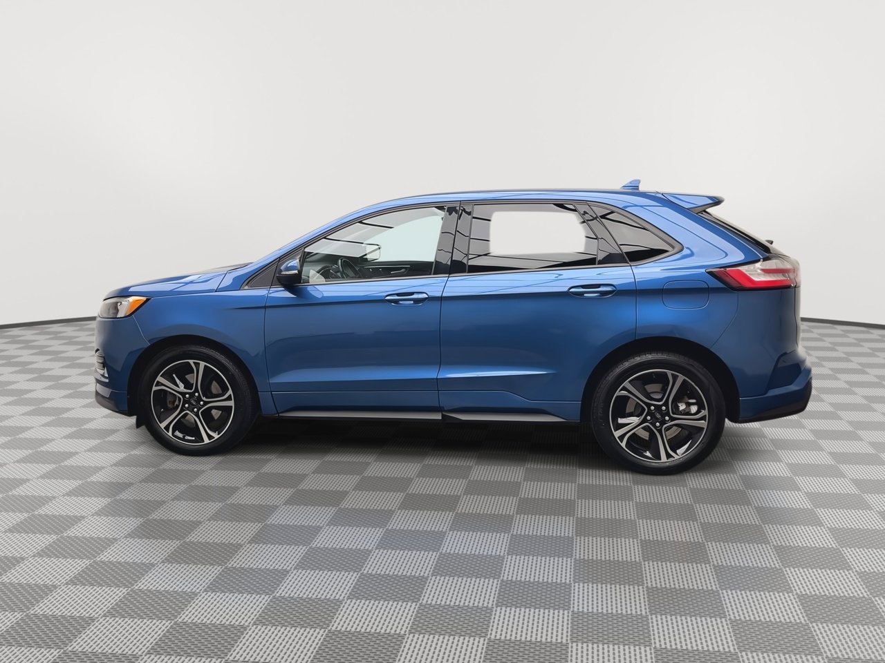 Used 2019 Ford Edge ST w/ Convenience Package AWD/4WD image 39