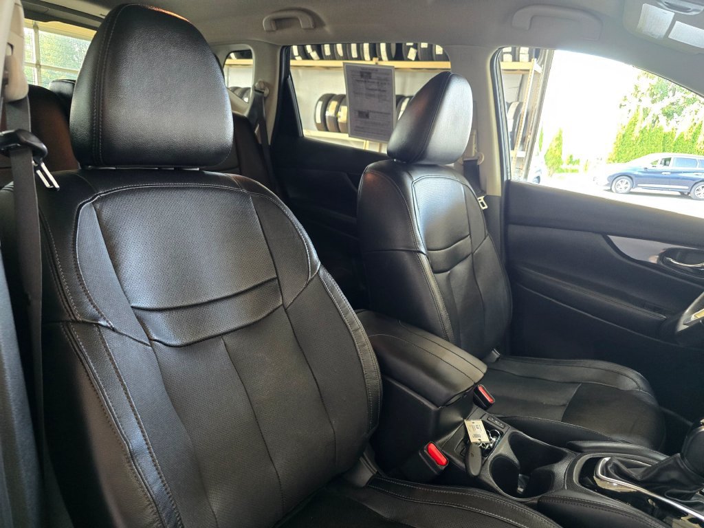 Used 2019 Nissan Rogue SL AWD/4WD image 32