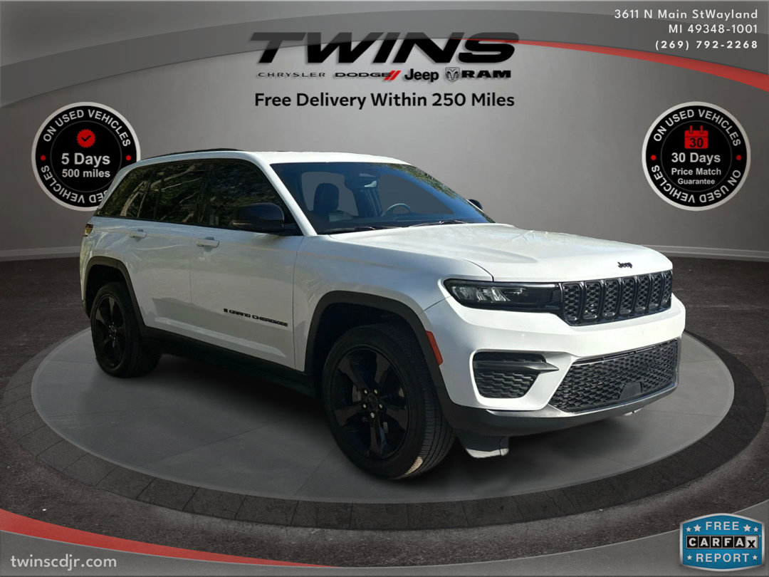 Used 2023 Jeep Grand Cherokee Altitude image 1