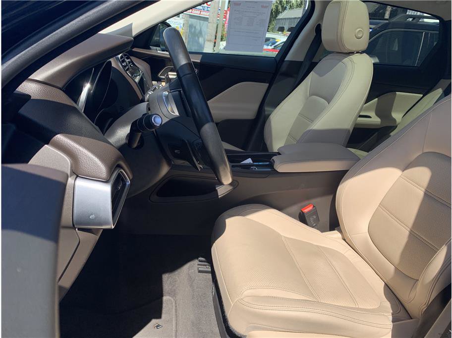 Used 2018 Jaguar F-PACE Prestige AWD/4WD image 11