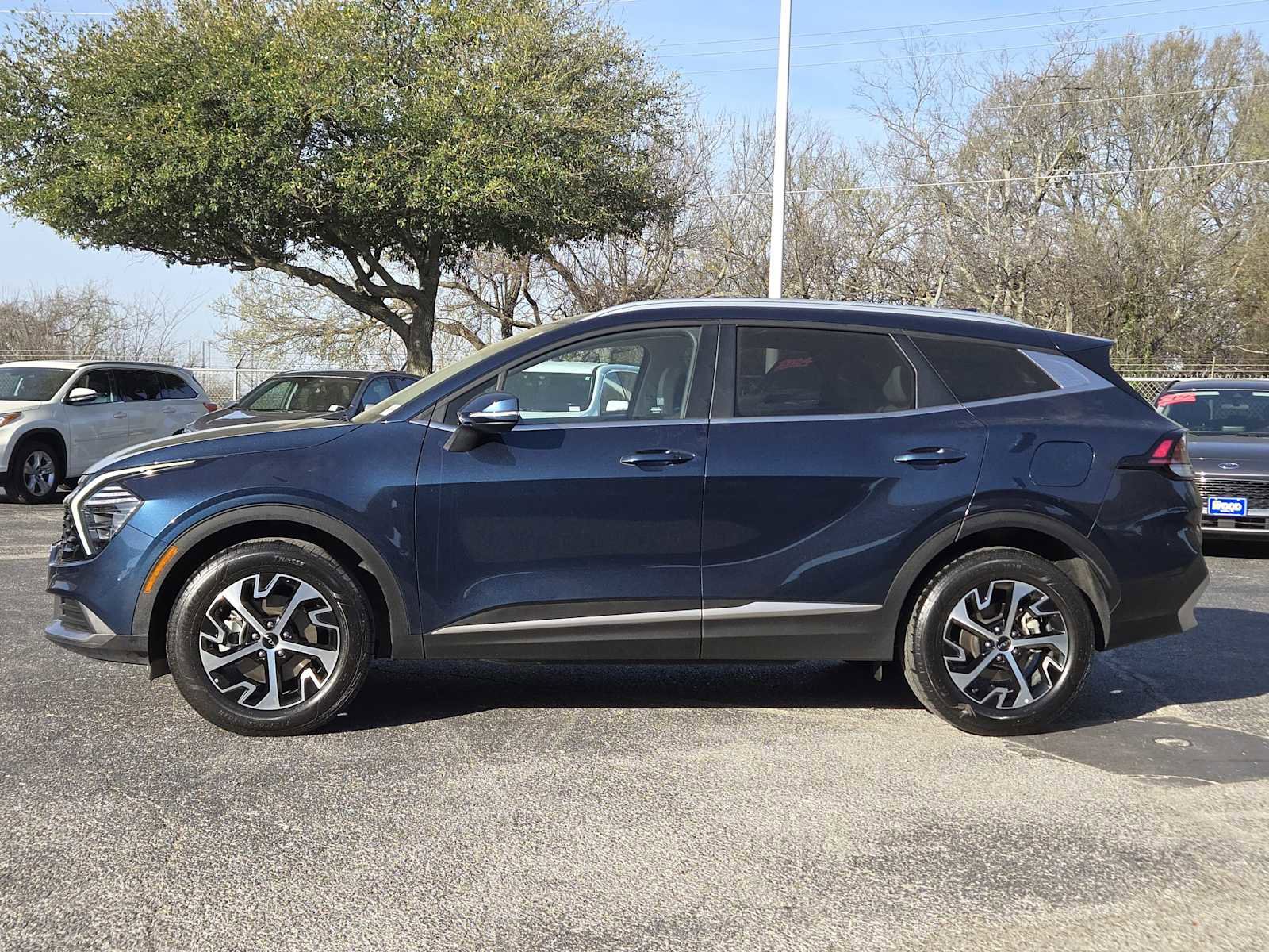 Used 2024 Kia Sportage EX image 4