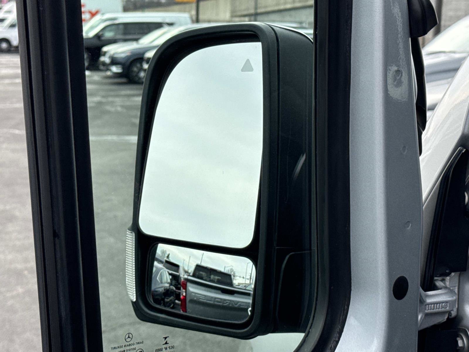 Used 2022 Mercedes-Benz Sprinter 2500 image 20