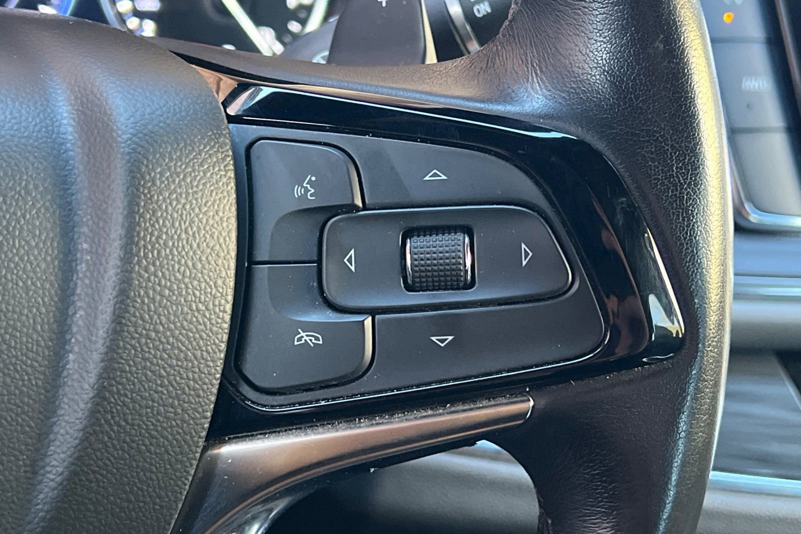 Used 2024 Buick Enclave Premium image 35