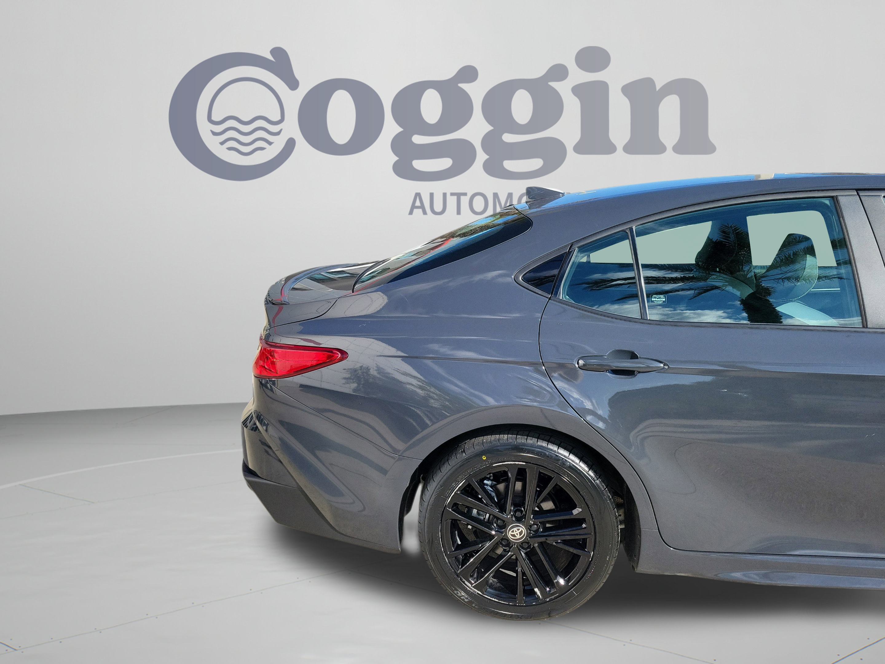 Used 2025 Toyota Camry SE FWD image 29