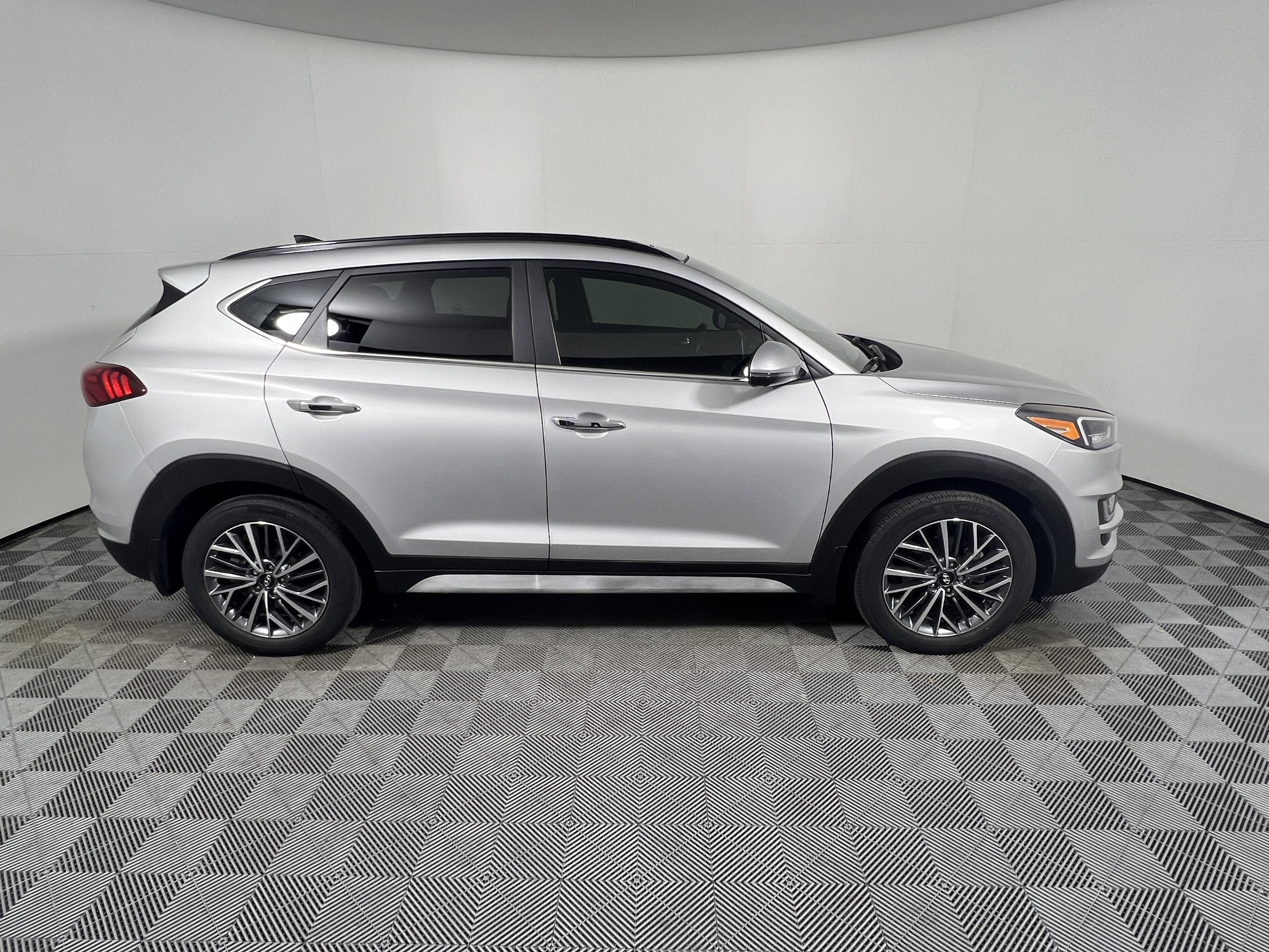 Used 2021 Hyundai Tucson Ultimate w/ Cargo Package FWD image 6