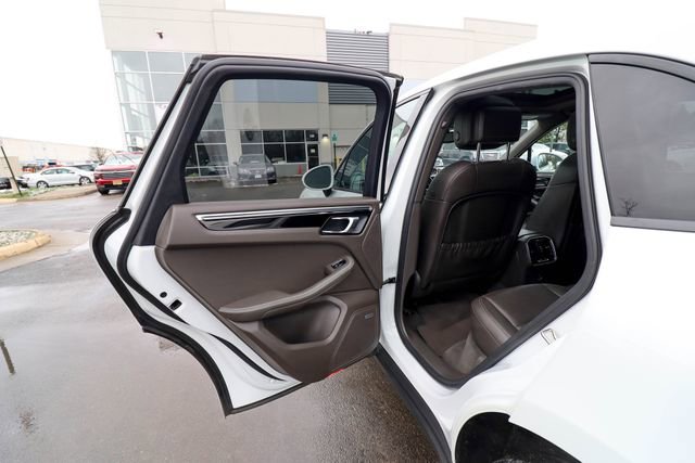 Used 2018 Porsche Macan Base image 34