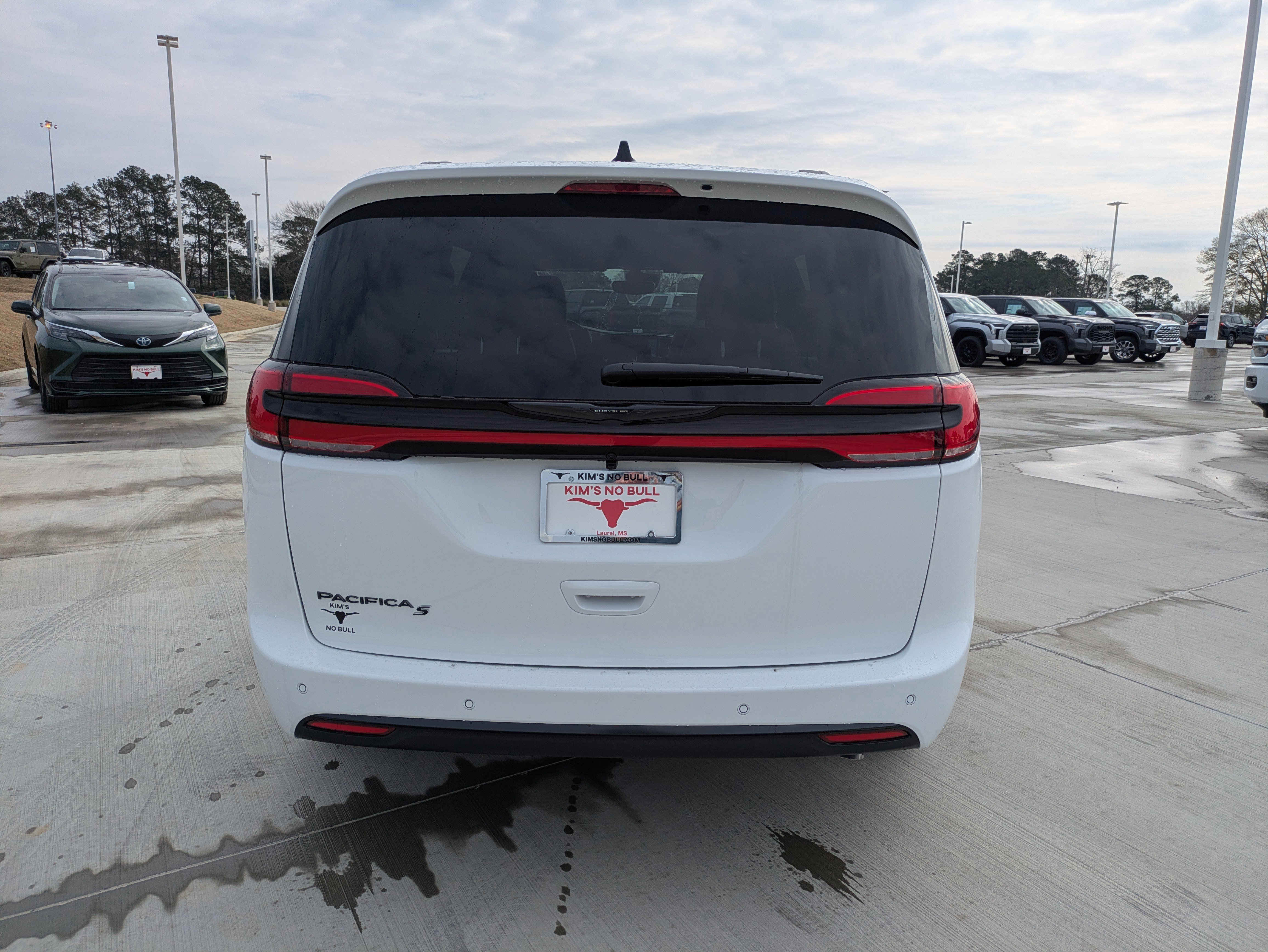 New 2026 Chrysler Pacifica Select w/ S Appearance Package image 6