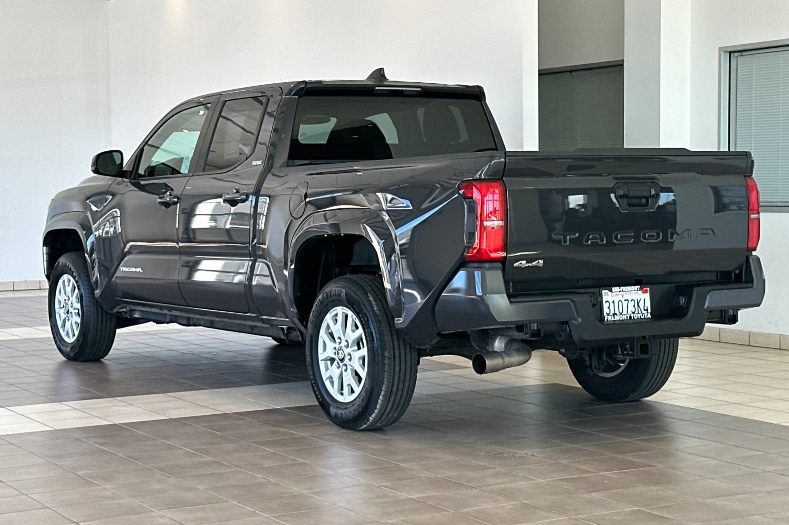 Certified 2026 Toyota Tacoma SR5 AWD/4WD image 6