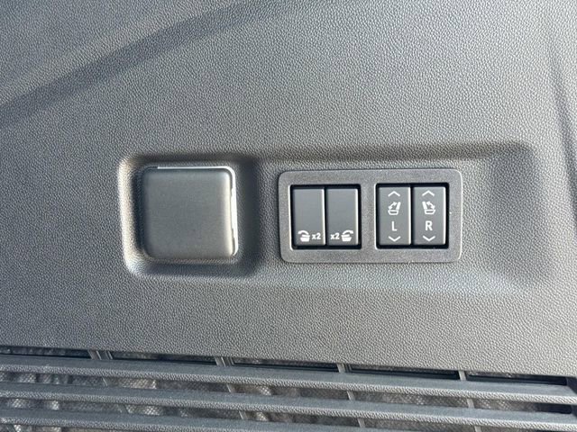 New 2025 Chevrolet Suburban Premier w/ Sun And Tow Package image 23