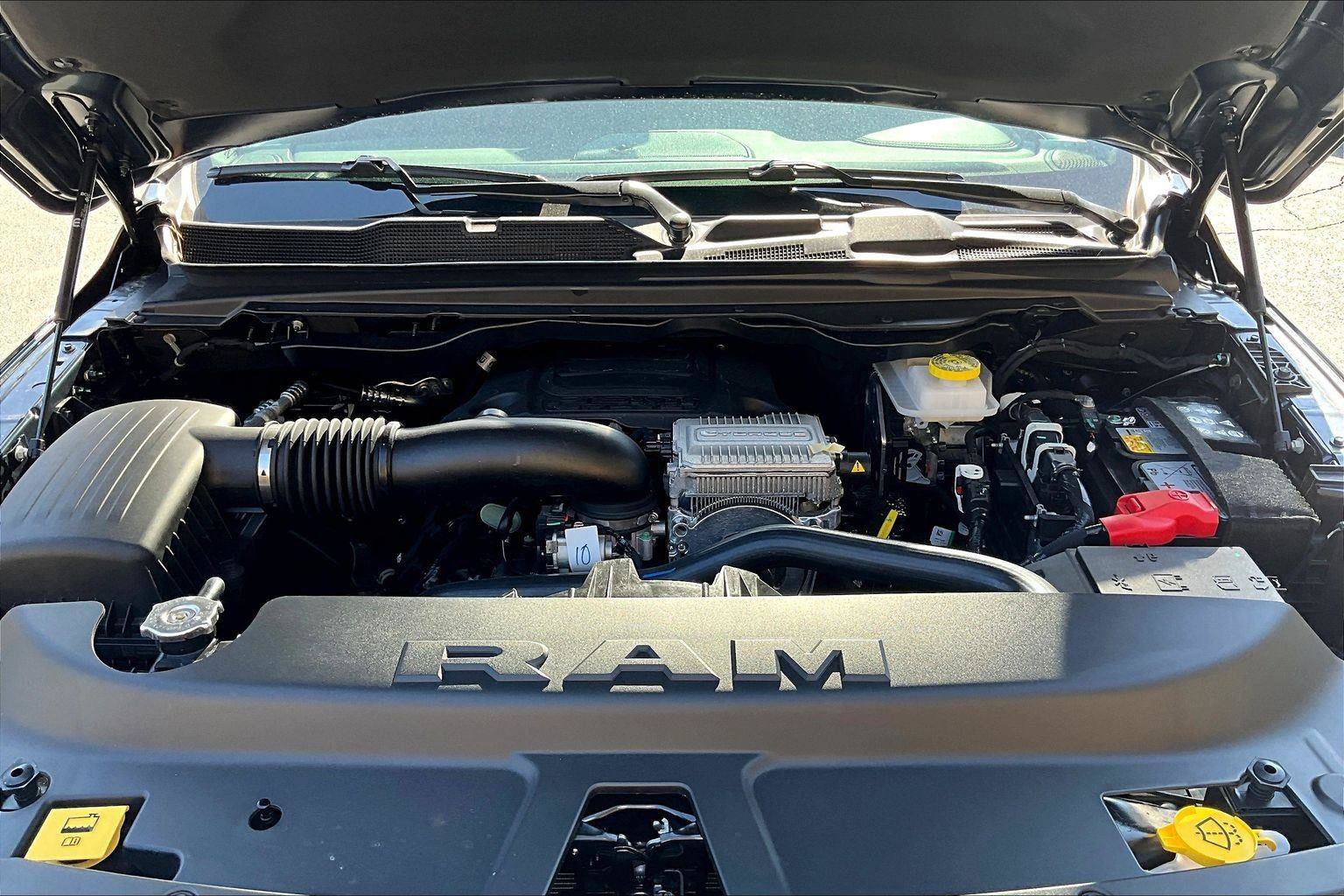 New 2026 RAM 1500 Laramie AWD/4WD image 10